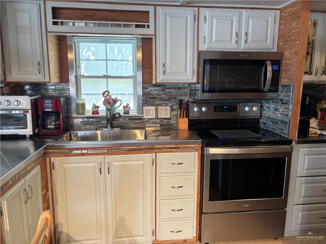 841 W Oyster Drive, Port Isabel, TX 78578