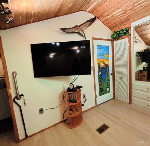 841 W Oyster Drive, Port Isabel, TX 78578