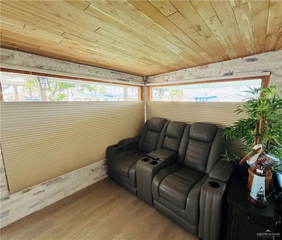 841 W Oyster Drive, Port Isabel, TX 78578