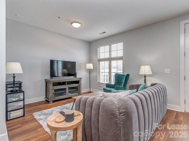 1101 W 1st Street 211, Charlotte, NC 28202