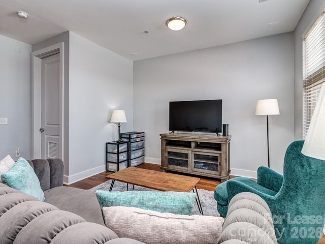 1101 W 1st Street 211, Charlotte, NC 28202