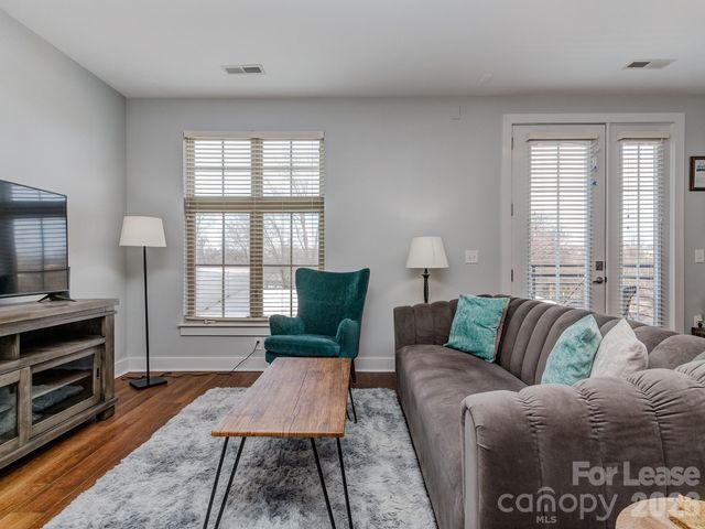1101 W 1st Street 211, Charlotte, NC 28202