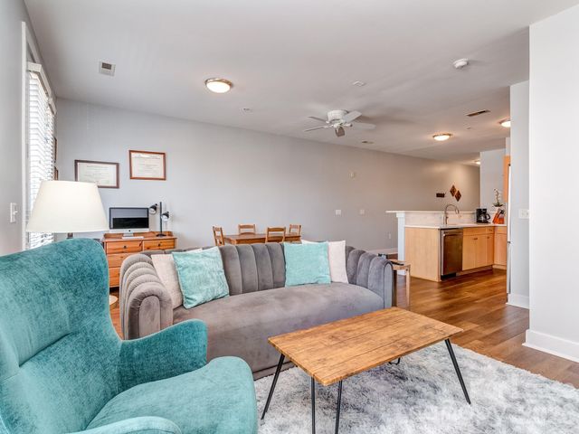 1101 W 1st Street 211, Charlotte, NC 28202
