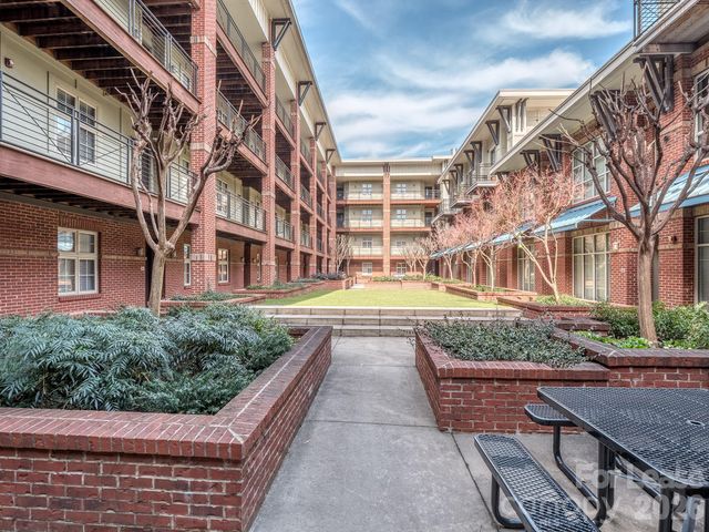 1101 W 1st Street 211, Charlotte, NC 28202