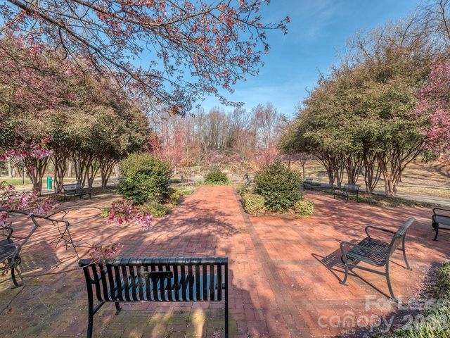 1101 W 1st Street 211, Charlotte, NC 28202