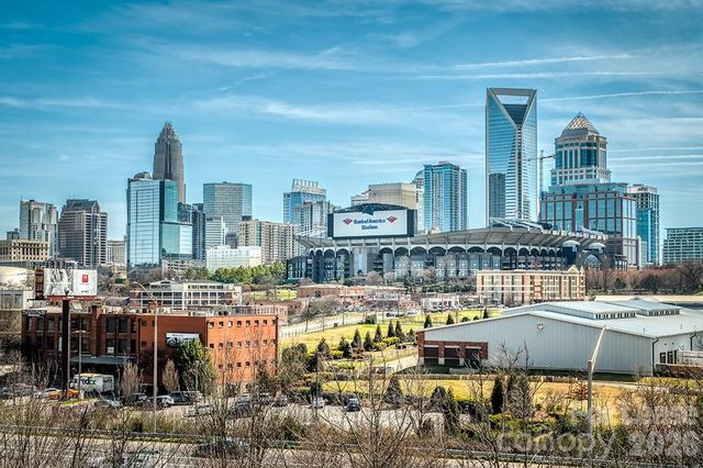 1101 W 1st Street 211, Charlotte, NC 28202