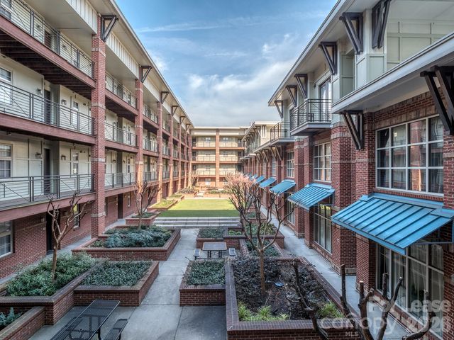 1101 W 1st Street 211, Charlotte, NC 28202