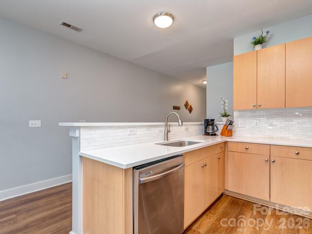 1101 W 1st Street 211, Charlotte, NC 28202