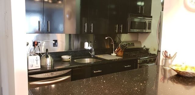 6 Whittier Place 5H, Boston, MA 02114