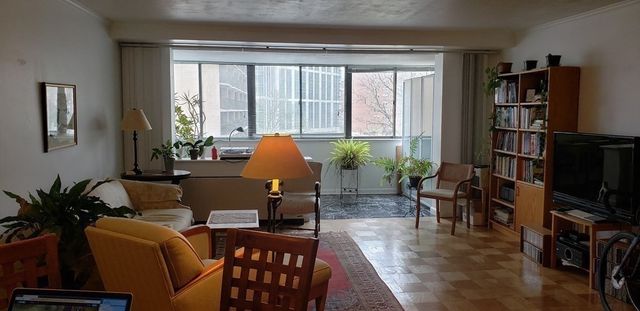 6 Whittier Place 5H, Boston, MA 02114