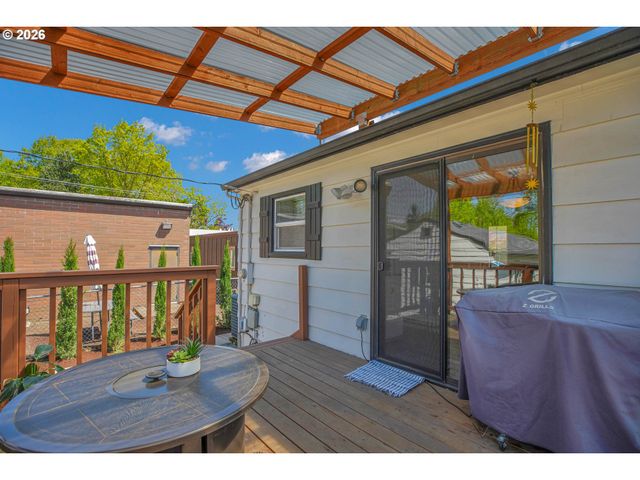 336 Nw 3RD Ave, Canby, OR 97013