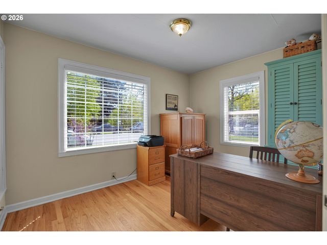 336 Nw 3RD Ave, Canby, OR 97013