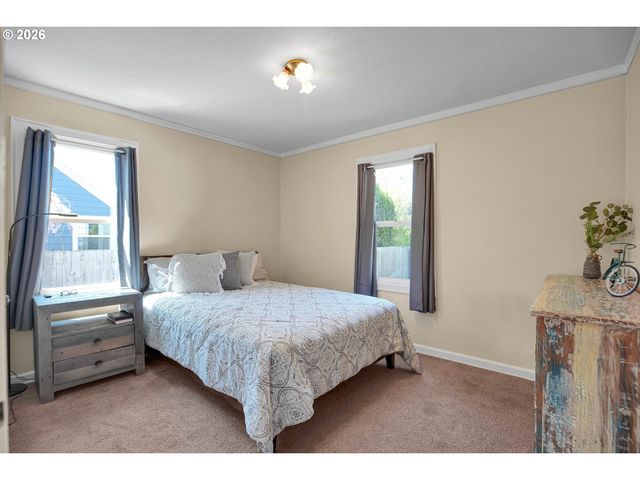 336 Nw 3RD Ave, Canby, OR 97013