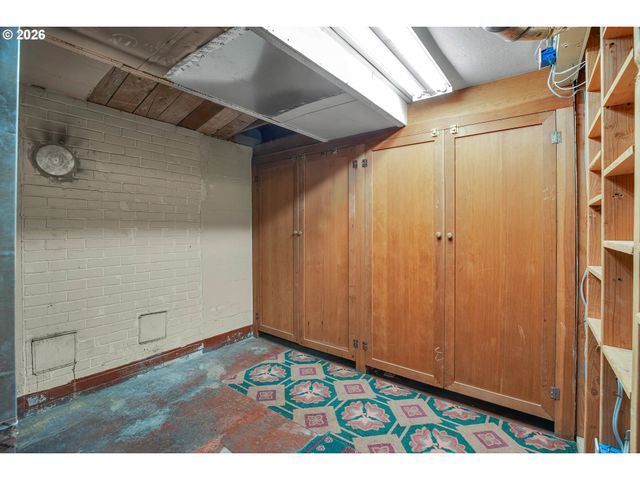 336 Nw 3RD Ave, Canby, OR 97013