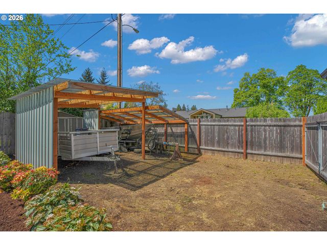 336 Nw 3RD Ave, Canby, OR 97013