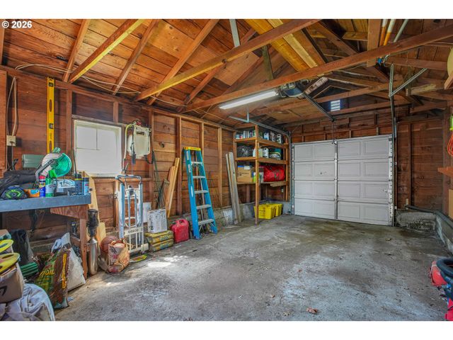 336 Nw 3RD Ave, Canby, OR 97013