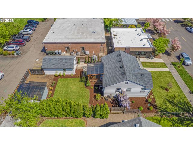 336 Nw 3RD Ave, Canby, OR 97013