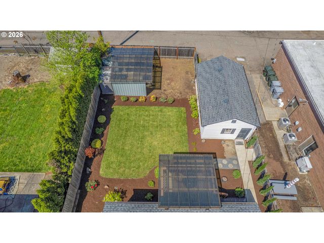 336 Nw 3RD Ave, Canby, OR 97013