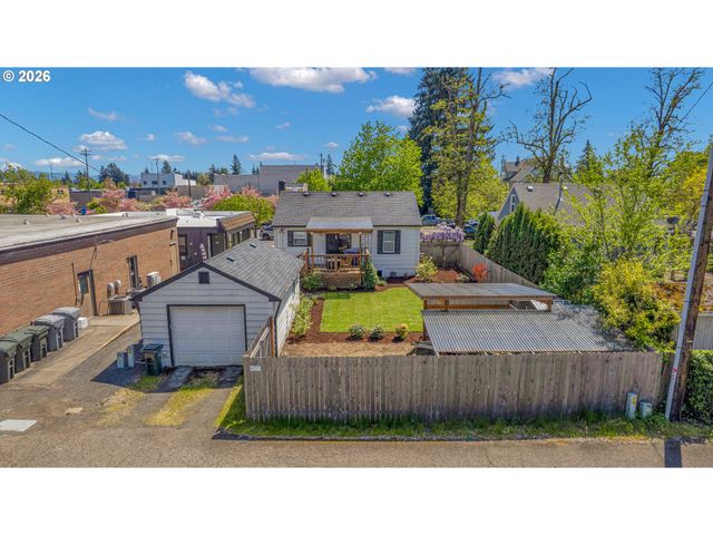 336 Nw 3RD Ave, Canby, OR 97013