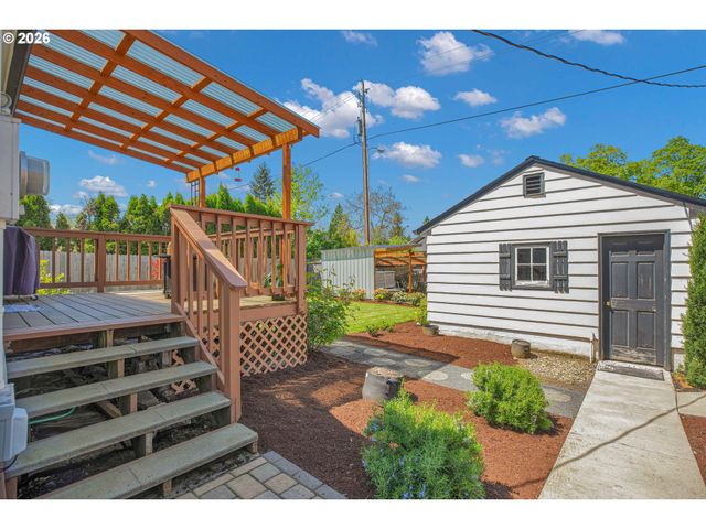 336 Nw 3RD Ave, Canby, OR 97013