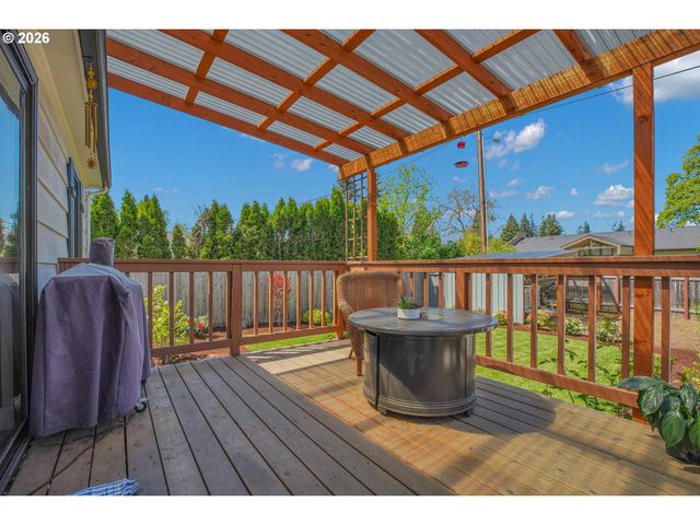 336 Nw 3RD Ave, Canby, OR 97013