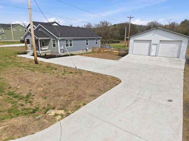 221 Western Ave, Hartsville, TN 37074