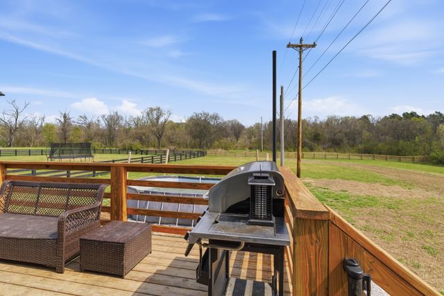 221 Western Ave, Hartsville, TN 37074