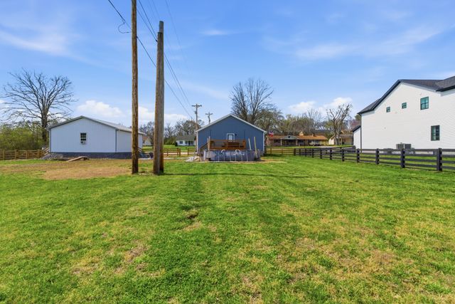 221 Western Ave, Hartsville, TN 37074