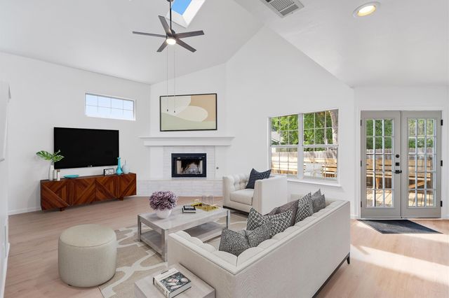 1420 Houston ST, Austin, TX 78756