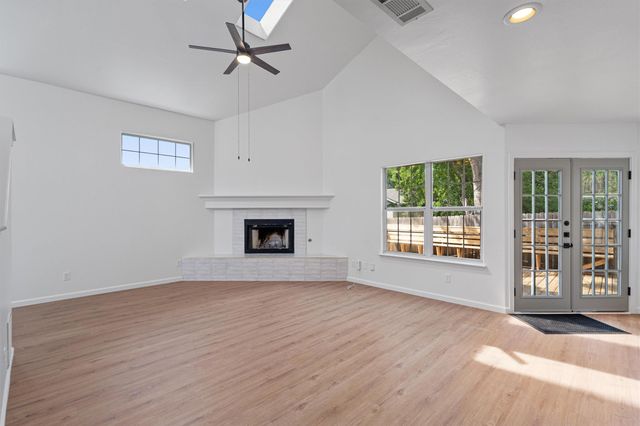 1420 Houston ST, Austin, TX 78756