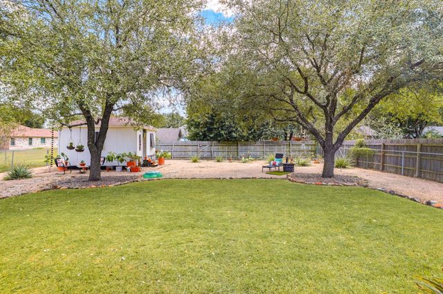 1510 Shadow WALK, Lockhart, TX 78644