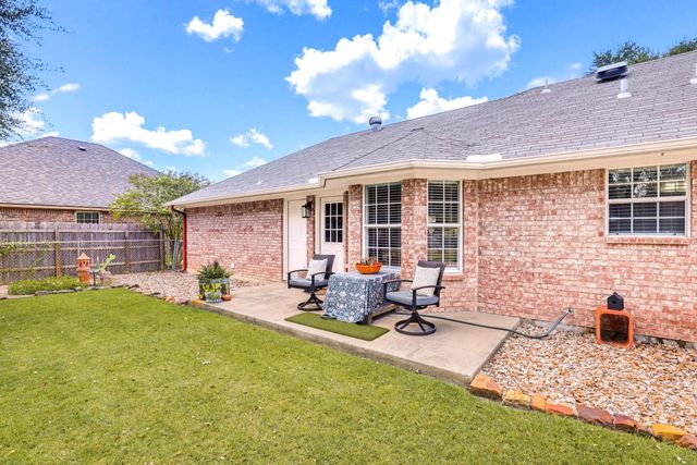 1510 Shadow WALK, Lockhart, TX 78644