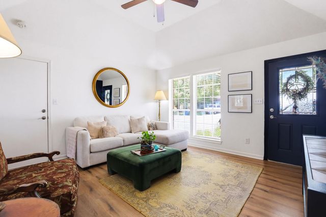1510 Shadow WALK, Lockhart, TX 78644