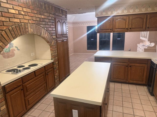 836 Lombardy Court, Fort Worth, TX 76112