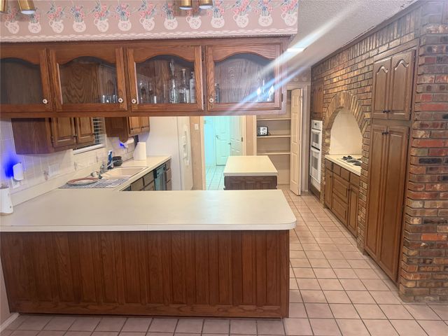 836 Lombardy Court, Fort Worth, TX 76112