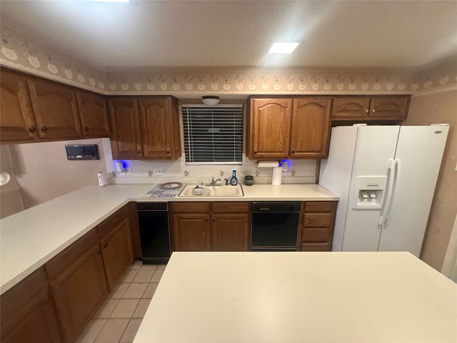 836 Lombardy Court, Fort Worth, TX 76112