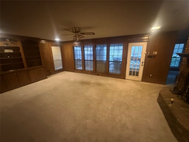 836 Lombardy Court, Fort Worth, TX 76112