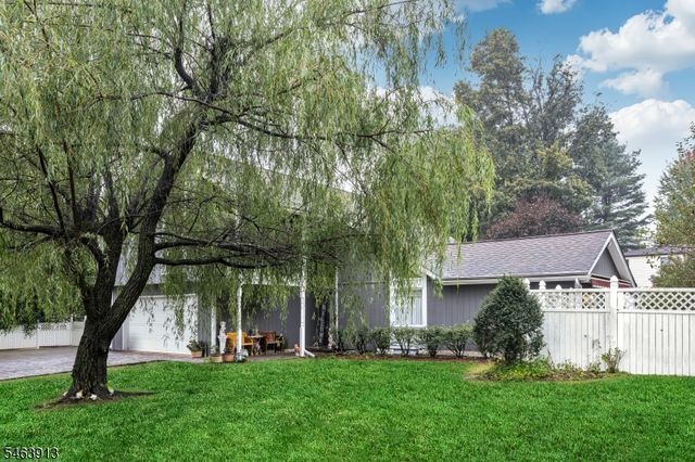 10 Clearwater Rd, Mount Olive Twp., NJ 07828