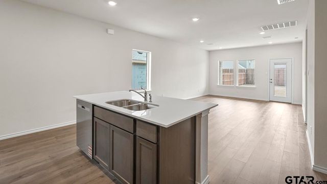 1619 Brooke Drive, Tyler, TX 75704