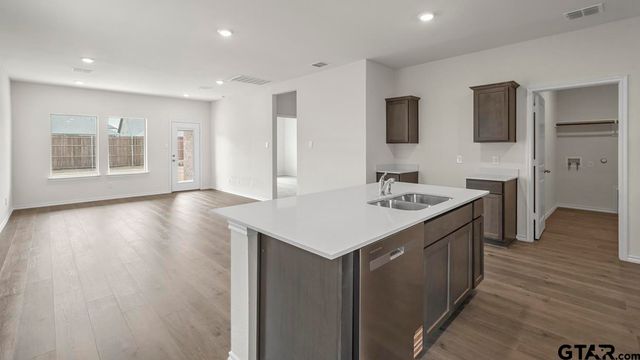 1619 Brooke Drive, Tyler, TX 75704