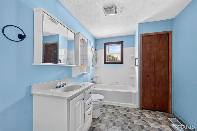 501 E Booneslick Road, Jonesburg, MO 63351
