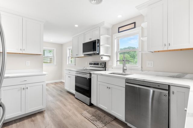 4 Pine, Peabody, MA 01960