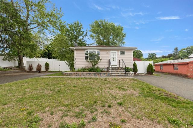4 Pine, Peabody, MA 01960