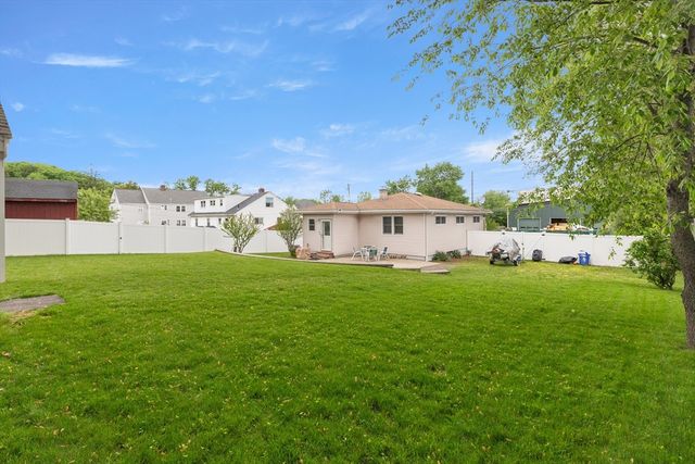 4 Pine, Peabody, MA 01960