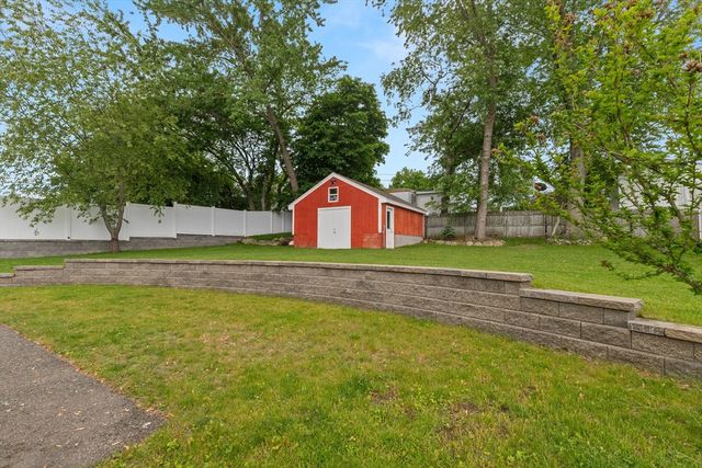 4 Pine, Peabody, MA 01960