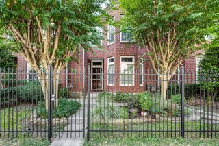 2915 W Dallas Street, Houston, TX 77019