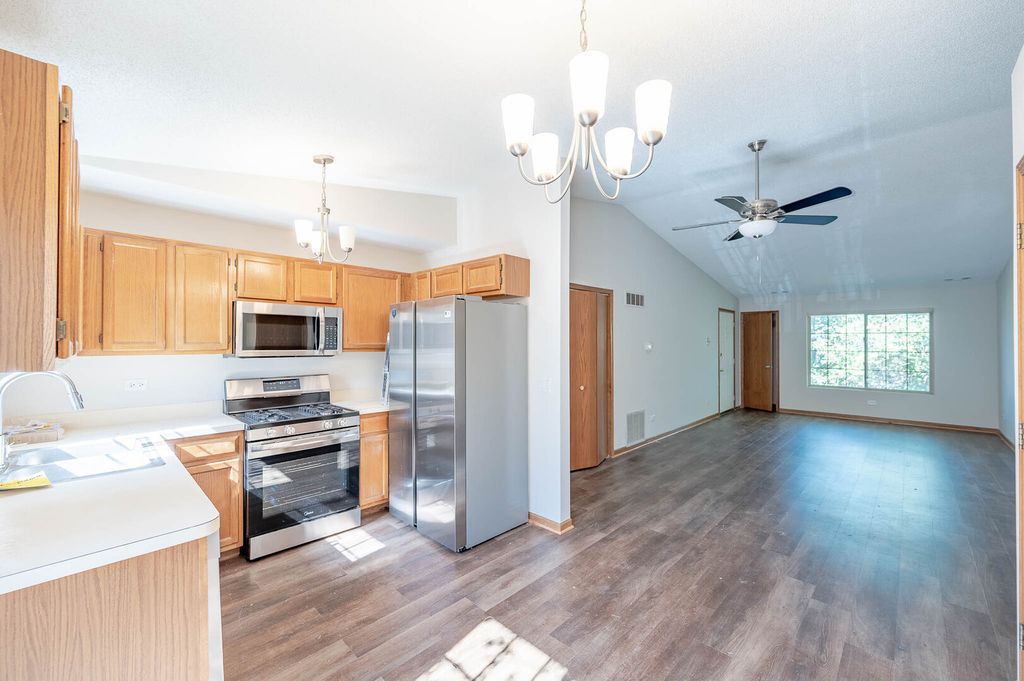 529 E 9th Street 2, Lockport, IL 60441 — photo 4