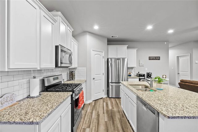 1258 Carnaby St, Corpus Christi, TX 78415