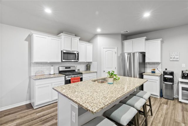 1258 Carnaby St, Corpus Christi, TX 78415