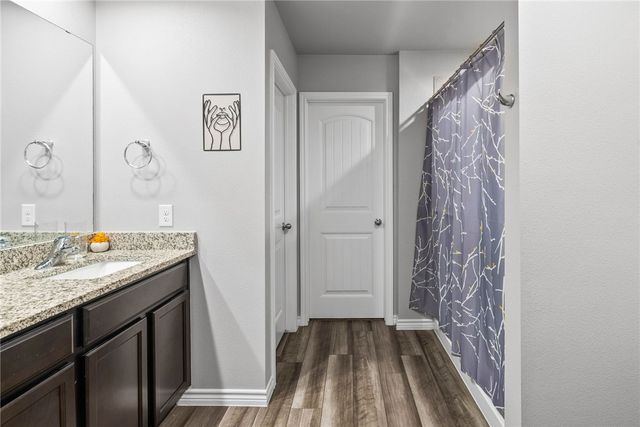 1258 Carnaby St, Corpus Christi, TX 78415